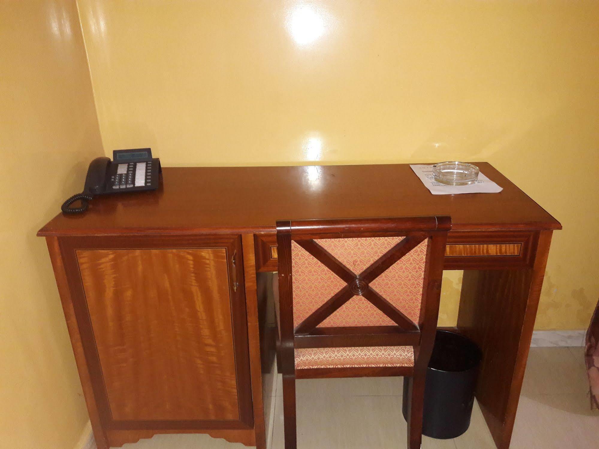 Residence De La Porte Du Millenaire Dakar Exteriör bild