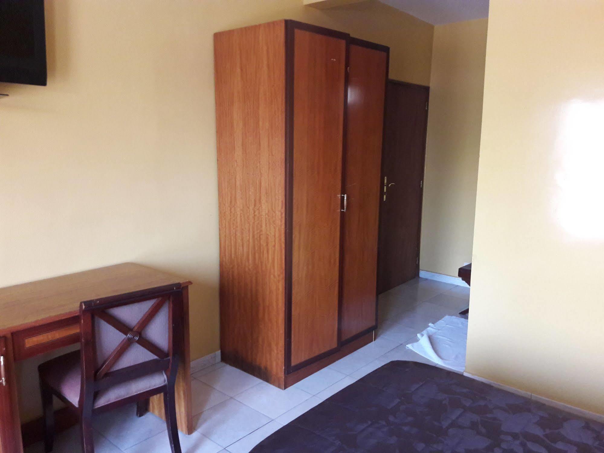 Residence De La Porte Du Millenaire Dakar Exteriör bild