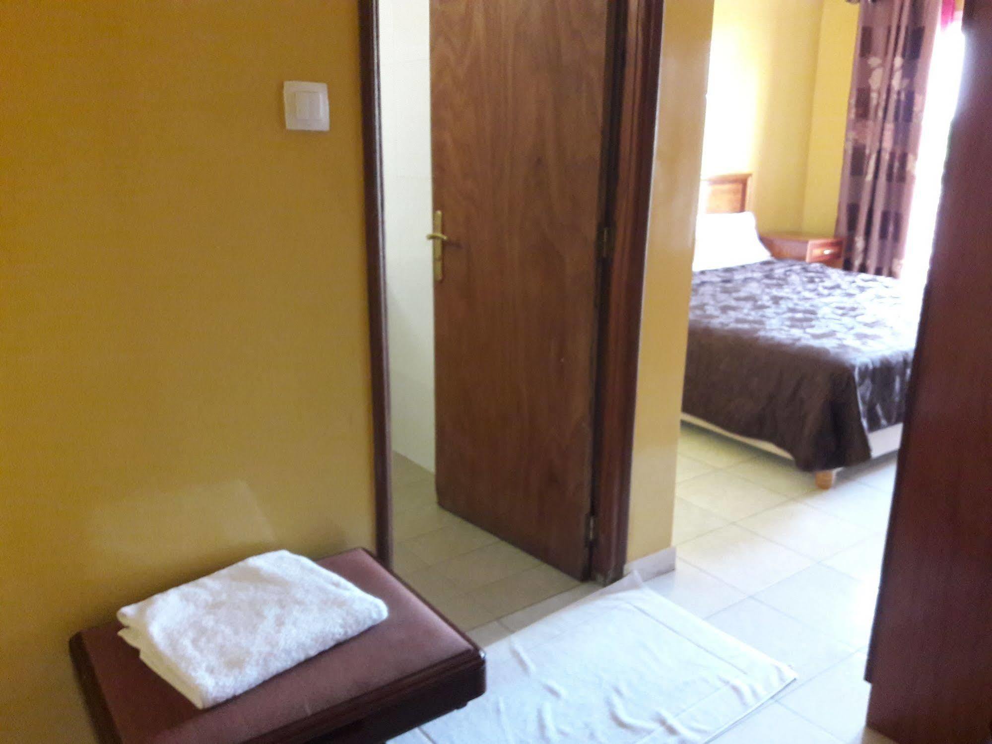 Residence De La Porte Du Millenaire Dakar Exteriör bild